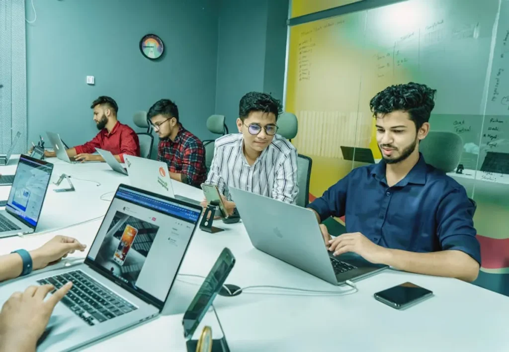 veganovtrichy.com Organic Traffic: Ahrefs vs Semrush Differences